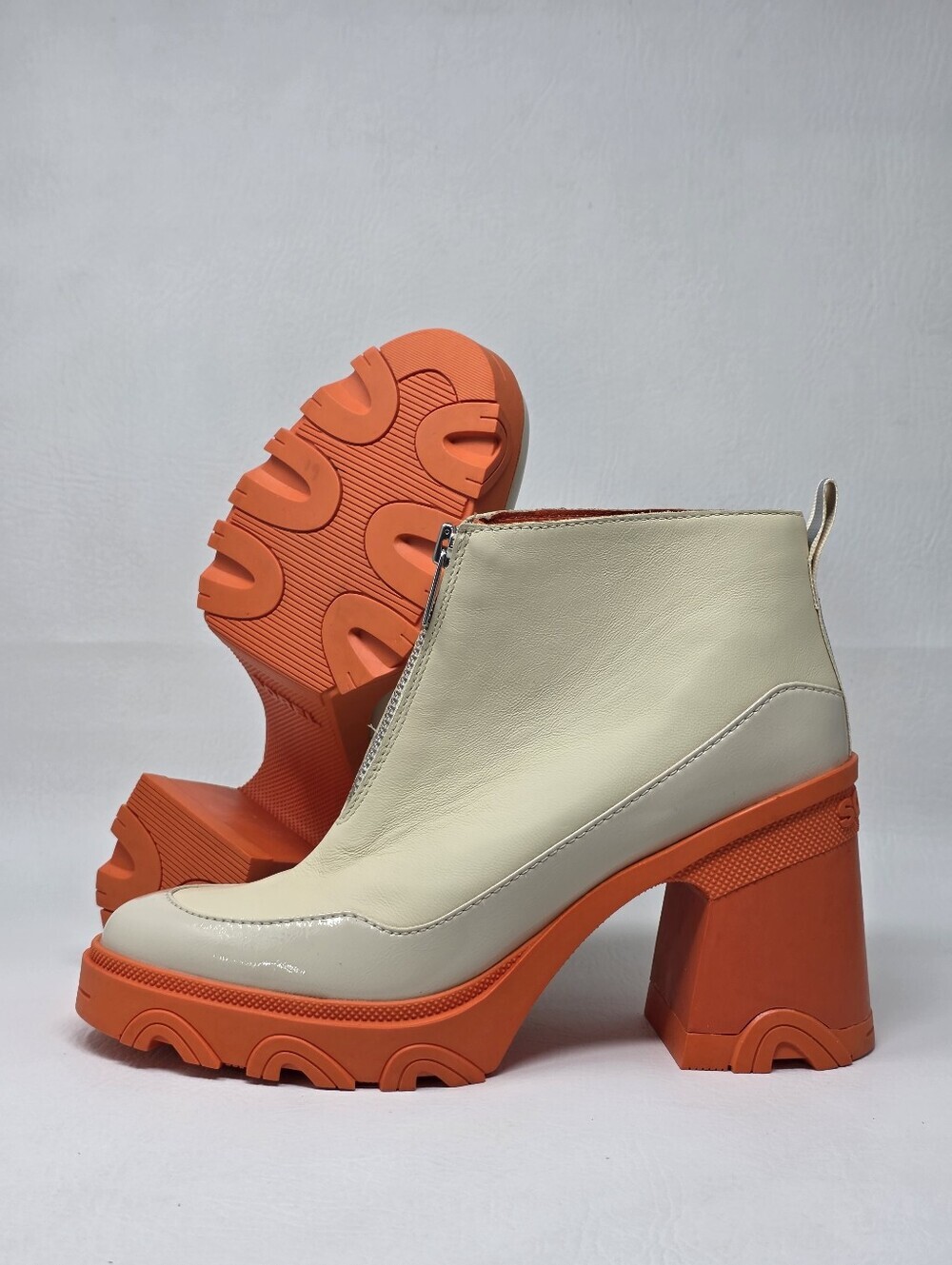 Sorel Women's Brex Heel Zip Boots Size 9.5 Bleached Ceramic Optimized Orange